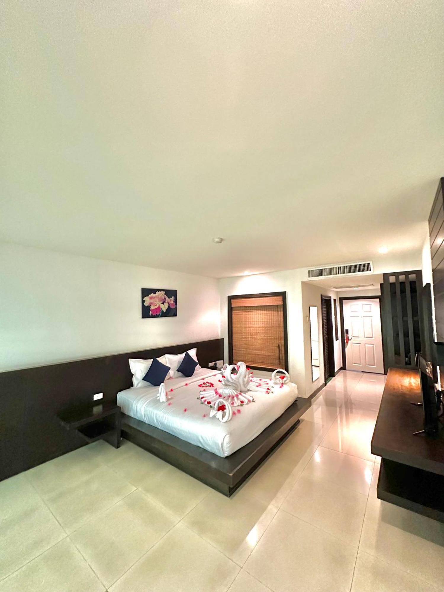 Deluxe Double Room,1705584513:JPEG